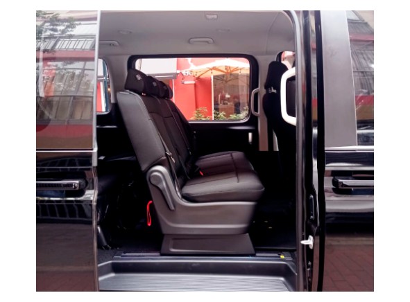 asientos-lado-van-travel-bus.jpg